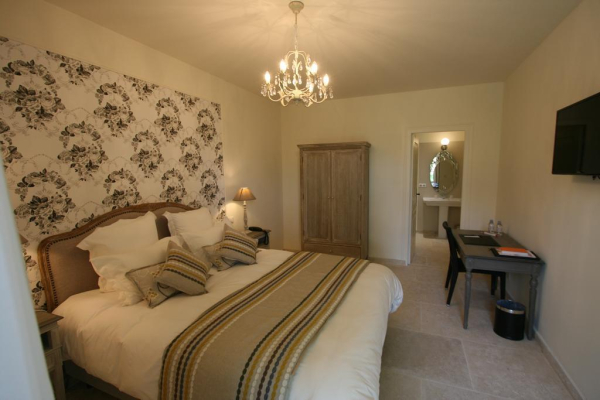 Las mejores ofertas de Chateau Les Oliviers de Salettes Charols