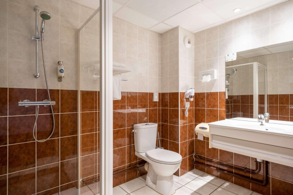 Las mejores ofertas de The Originals City, Hôtel Paray-le-Monial Paray-le-monial 