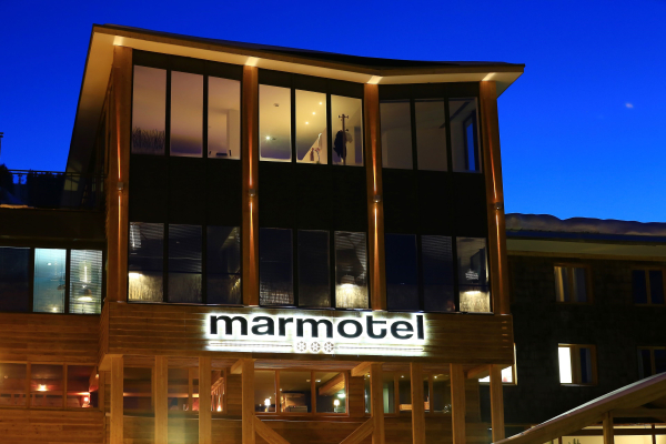 Las mejores ofertas de SOWELL COLLECTION Marmotel Uvernet-fours