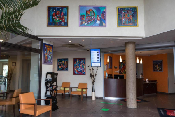 Las mejores ofertas de The Originals Boutique Actuel Hôtel, Saint-Etienne Andrézieux-bouthéon