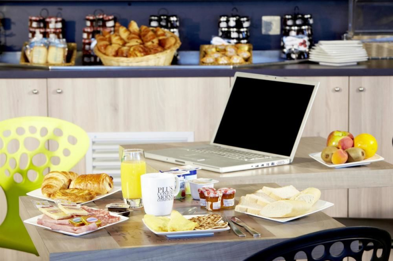 Kyriad Lyon Est - Saint Bonnet De Mure