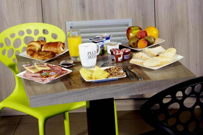 Kyriad Lyon Est - Saint Bonnet De Mure