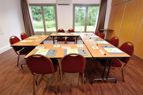 Las mejores ofertas de CAMPANILE SEDAN Sedan 