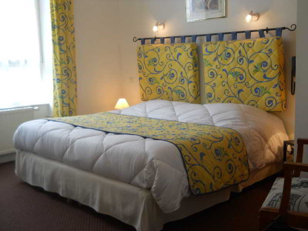 Las mejores ofertas de Brit Hotel Les Camelias Bagnoles-de-lʿ Orne