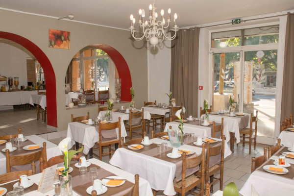 Las mejores ofertas de Empire Hotel Nîmes 