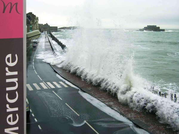 Las mejores ofertas de Mercure St Malo Front De Mer Hotel Saint-malo