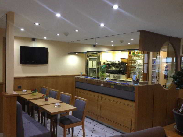 Las mejores ofertas de Hotel The Originals Galaxie Nice aéroport Nizas 