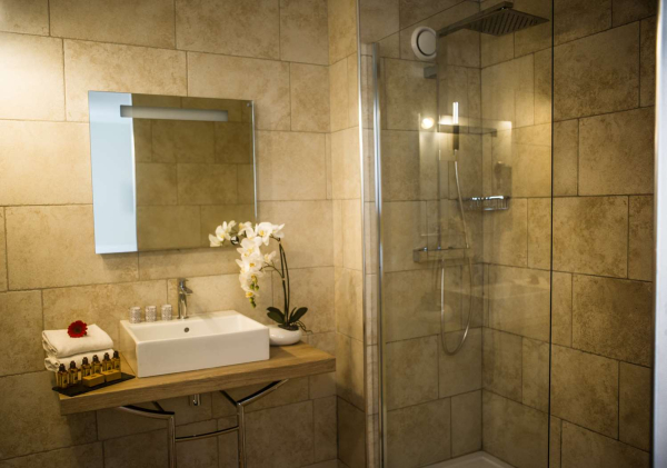 Las mejores ofertas de Best Western Le Marquis de La Baume Nîmes