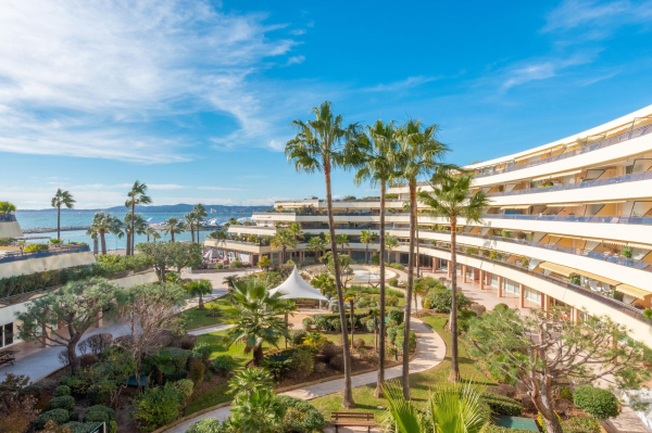 Las mejores ofertas de Holiday Inn Nice - Saint Laurent Du Var Nizas