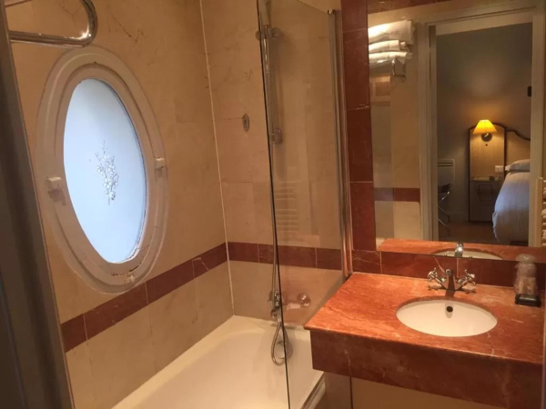 Las mejores ofertas de Hotel Suites Unic Renoir Saint-Germain Paris