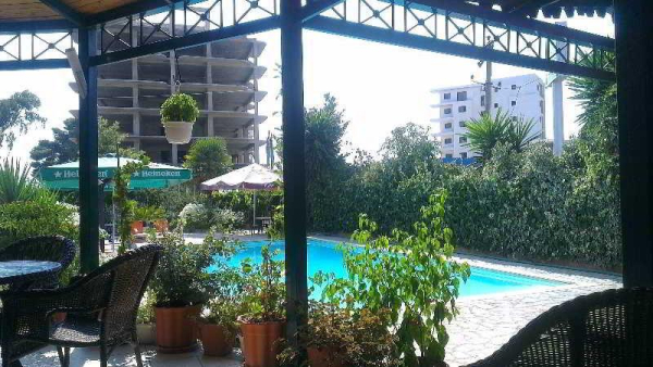 Las mejores ofertas de J & B Hotel Sarande