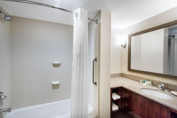 Las mejores ofertas de HOLIDAY INN JOHNSTOWN-GLOVERSVILLE Johnstown 