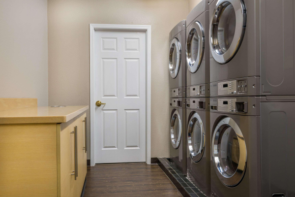 Las mejores ofertas de Hawthorn Suites By Wyndham Louisville North Jeffersonville 