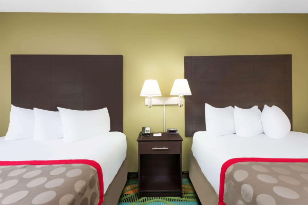 Las mejores ofertas de Ramada by Wyndham Vandalia Vandalia