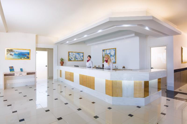 Las mejores ofertas de KOUROS PALACE HOTEL Gallikos