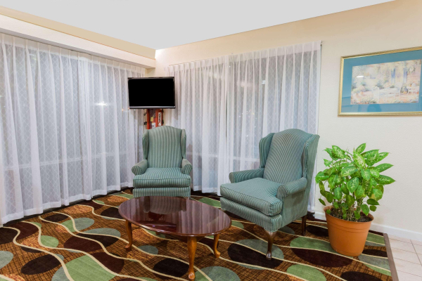 Las mejores ofertas de Super 8 By Wyndham Stafford Stafford