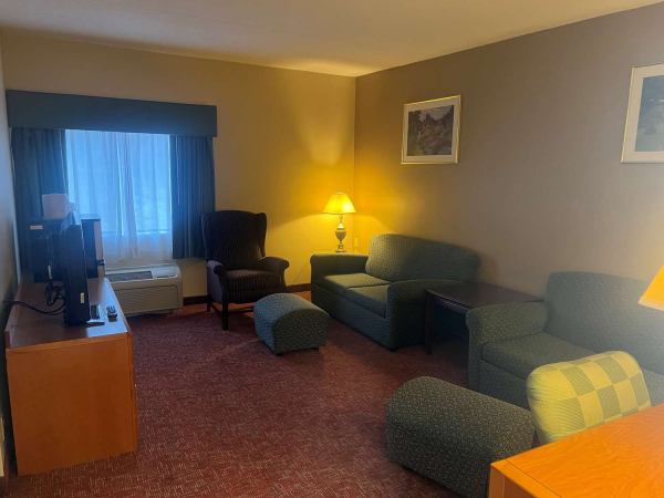 Las mejores ofertas de SureStay Plus Hotel by Best Western Smithfield Smithfield