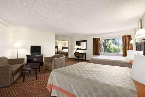 Las mejores ofertas de Days Inn & Suites by Wyndham Rancho Cordova Rancho Cordova