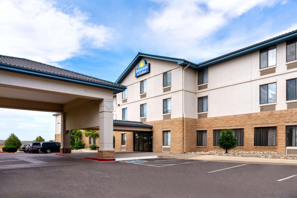 Las mejores ofertas de Days Inn & Suites by Wyndham Denver INTL Aurora 