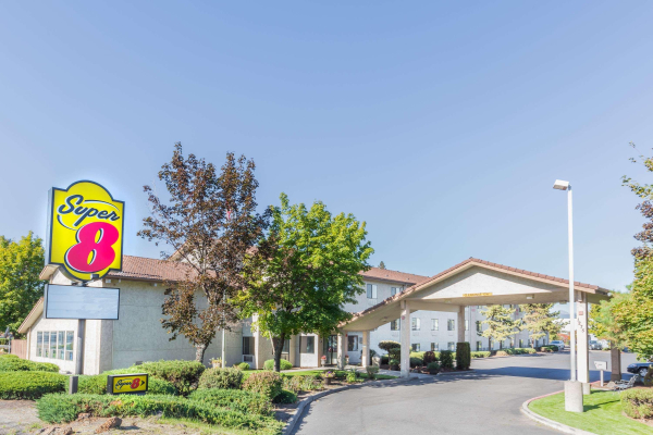 Las mejores ofertas de Super 8 by Wyndham Bend Bend