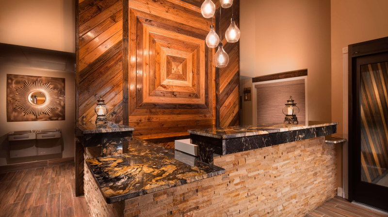 Aiden by Best Western Warm Springs Hotel and Event