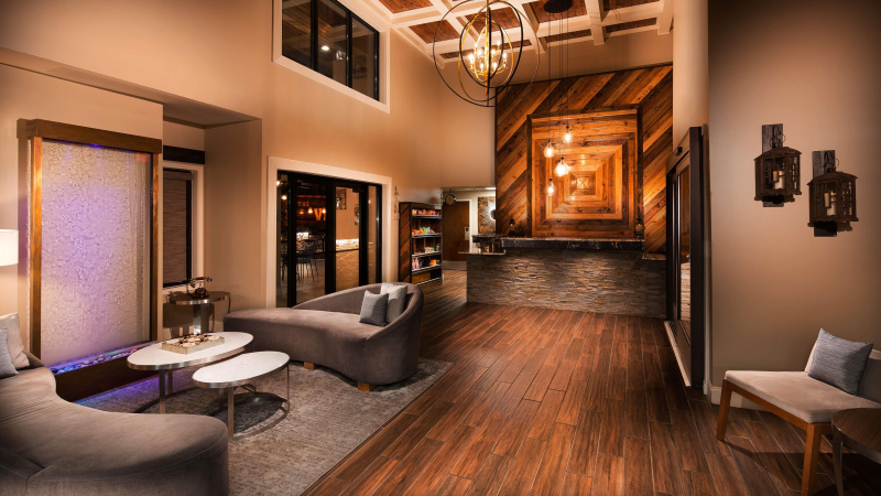 Aiden by Best Western Warm Springs Hotel and Event