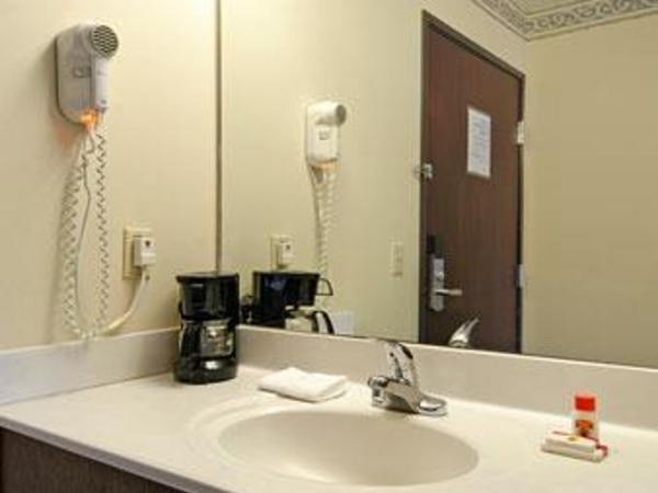 Las mejores ofertas de Super 8 Perry Perry