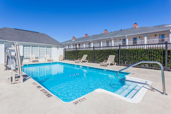 Las mejores ofertas de Red Roof Inn & Suites Calhoun Calhoun