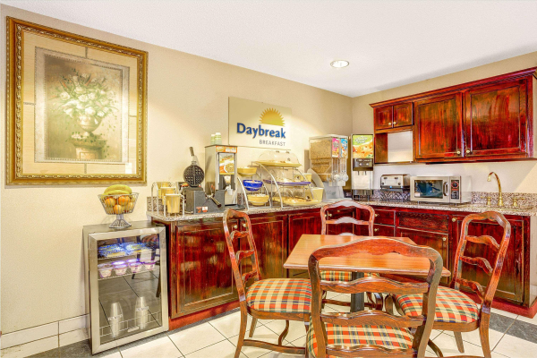 Las mejores ofertas de Days Inn & Suites by Wyndham Peachtree City Peachtree City 