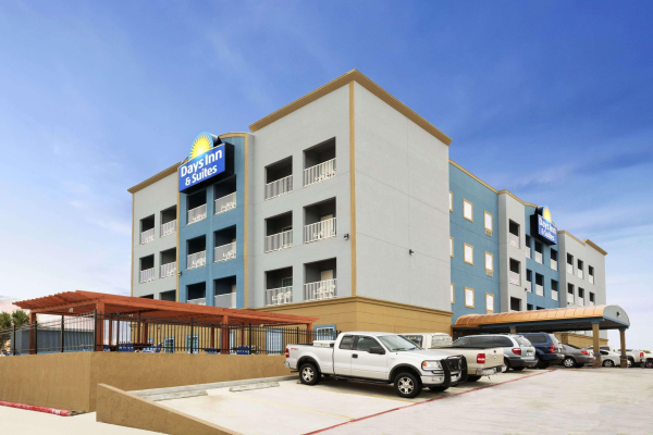 Las mejores ofertas de Days Inn &Suites by Wyndham Galveston West/Seawall Fort Crockett