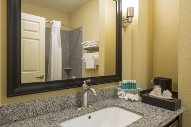 Las mejores ofertas de HOLIDAY INN EXPRESS & SUITES HOUSTON SPACE CTR - CLEAR LAKE Webster