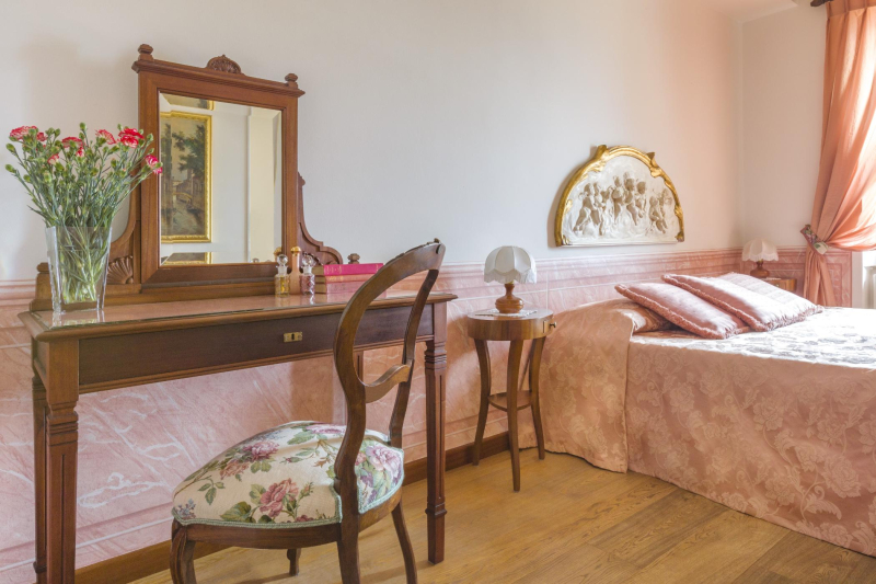 Boutique Hotel Villa Sostaga (Lake Garda)