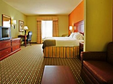 Las mejores ofertas de HOLIDAY INN EXP AND SUITES AMARILLO EAST Amarillo