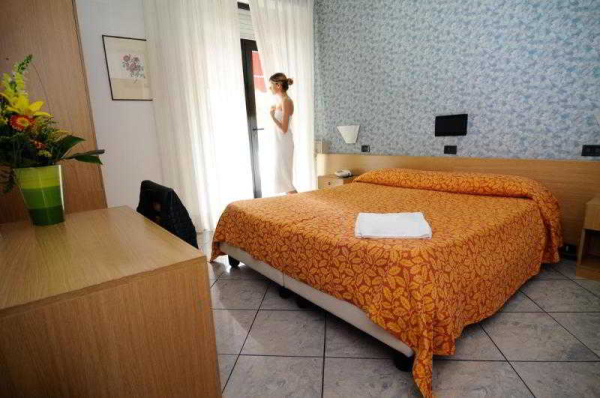 Las mejores ofertas de Hotel Aurora Desenzano Del Garda 