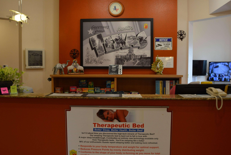 Super 8 by Wyndham Austin/Airport South