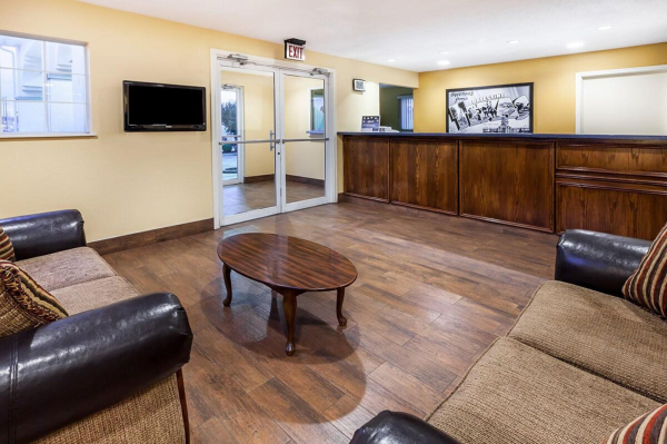 Las mejores ofertas de Super 8 by Wyndham Palestine Palestine 