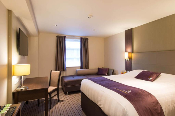 Las mejores ofertas de Premier Inn Woking Town Centre Woking 