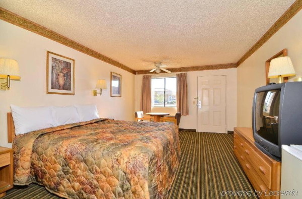 Las mejores ofertas de AMERICAS BEST VALUE INN HESPERIA Hesperia