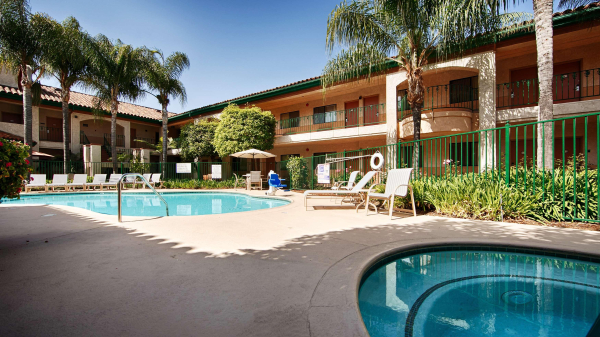 Las mejores ofertas de BEST WESTERN San Dimas Hotel & Suites San Dimas