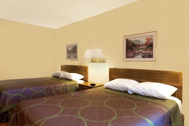 Super 8 by Wyndham Buttonwillow