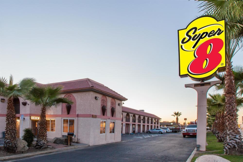 Super 8 by Wyndham Buttonwillow