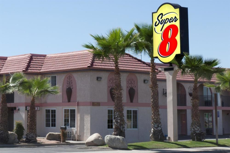 Super 8 by Wyndham Buttonwillow