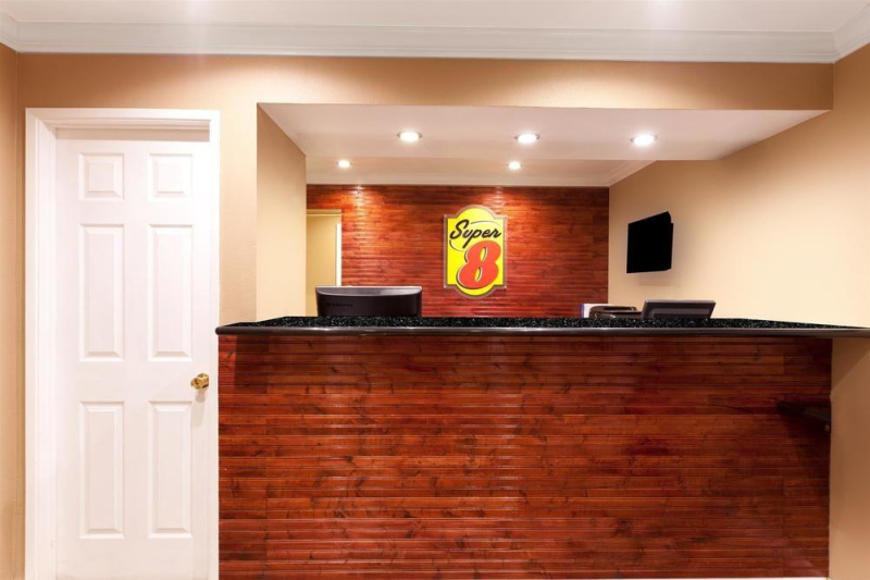 Super 8 by Wyndham Buttonwillow