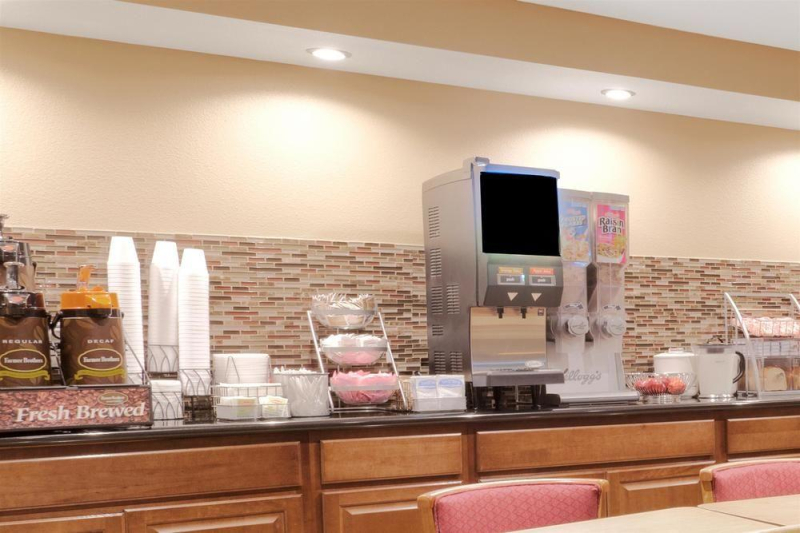 Super 8 by Wyndham Buttonwillow