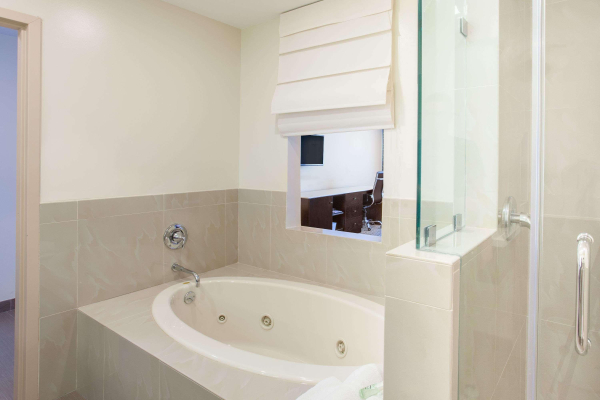 Las mejores ofertas de Ramada by Wyndham Culver City Culver City