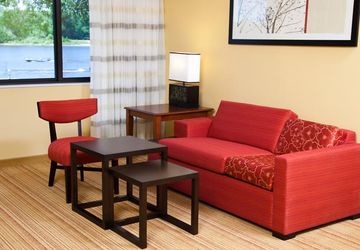 Las mejores ofertas de COURTYARD LA CROSSE DOWNTOWN/MISSISSIPPI RIVERFRONT La Crosse 