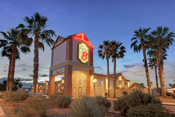 Las mejores ofertas de Super 8 by Wyndham Tucson/Grant Road Area AZ Casas Adobes