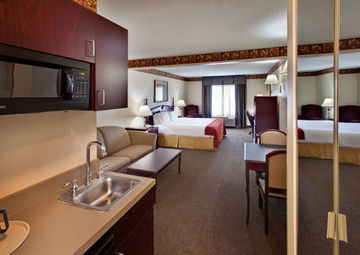 Las mejores ofertas de HOLIDAY INN EXPRESS & SUITES W Watertown