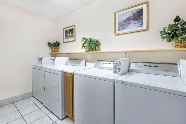 Las mejores ofertas de Super 8 by Wyndham Chamberlain SD Oacoma