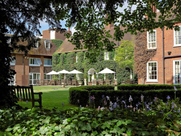 Las mejores ofertas de MERCURE BUSH FARNHAM Noordwijk Aan Zee 